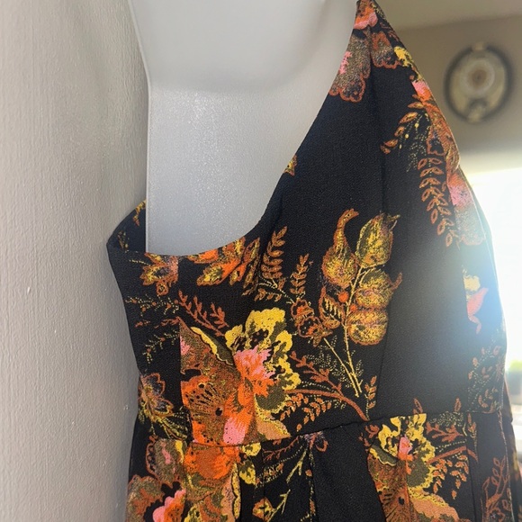 Urban Outfitters Black and Orange Floral Tie-Front Top - Picture 9 of 13